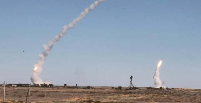 Rusya, S-300 sistemlerini ‘füze saldırılarına’ karşı test etti