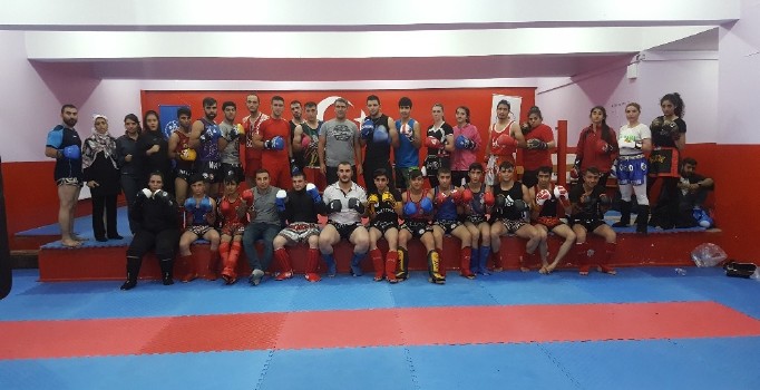 İran ve Türk sporcular Tatvan’da kampa girdi