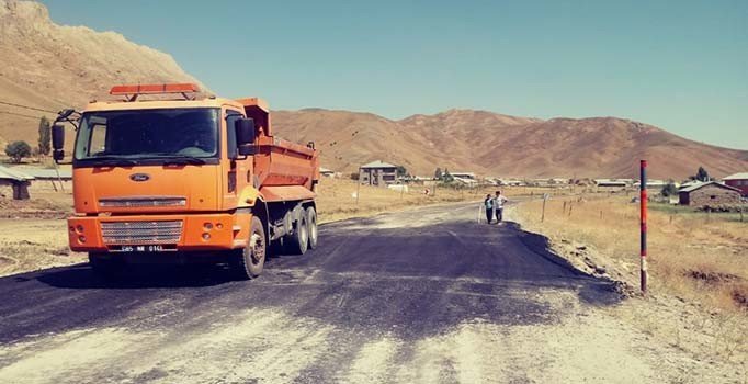 Hakkari'de PKK'nın patlayıcısı infilak etti, 2 işçi yaralandı