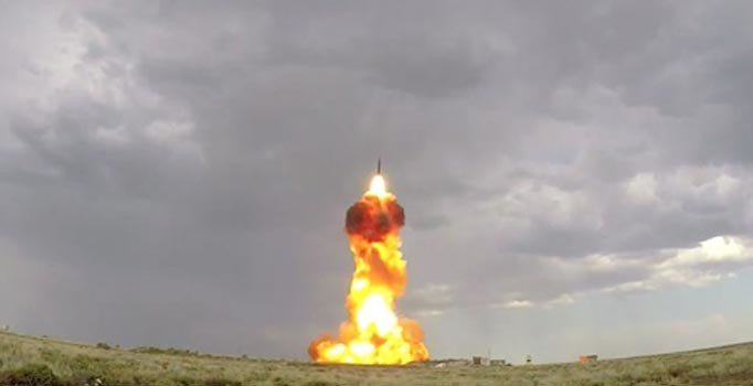 Rusya iki ayrı füze denemesi yaptı