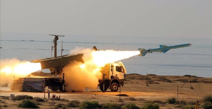 İran'dan yeni füze denemesi