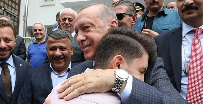 Cumhurbaşkanı Erdoğan'dan Güneysu Belediyesi'ne ziyaret