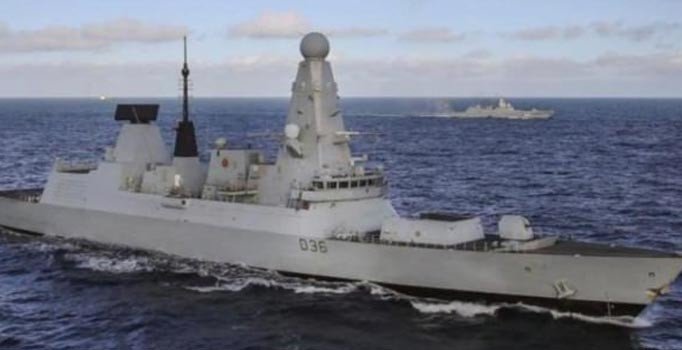 İngiltere Hürmüz'e bir savaş gemisi daha gönderiyor