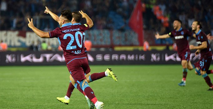 Trabzonspor evinde konuk ettiği Yeni Malatyaspor'u 2-1 mağlup etti