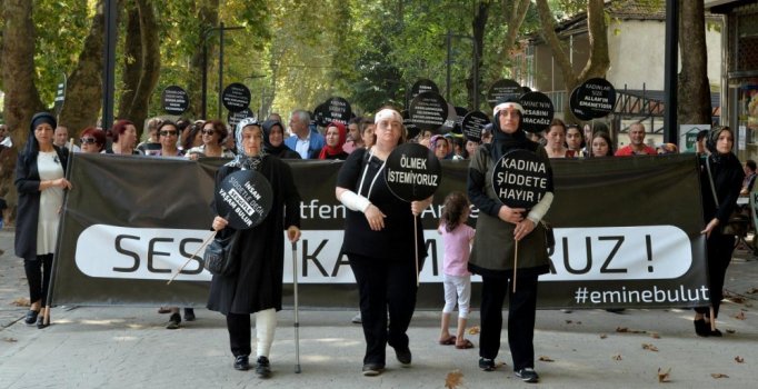 Kadın cinayetleri ve şiddete karşı 'sessiz' yürüyüş