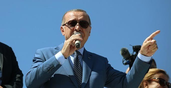 Erdoğan: Bize kefen biçenlerin heveslerini kursaklarında bırakacağız