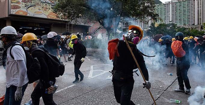 Hong Kong'da sular durulmuyor: 36 gözaltı