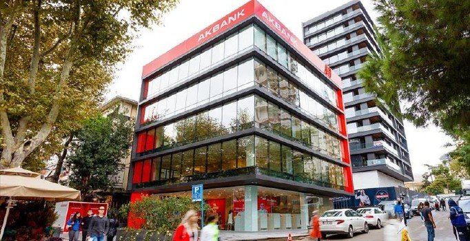 Akbank, konut kredisi faiz oranını yüzde 1,35'e çekti