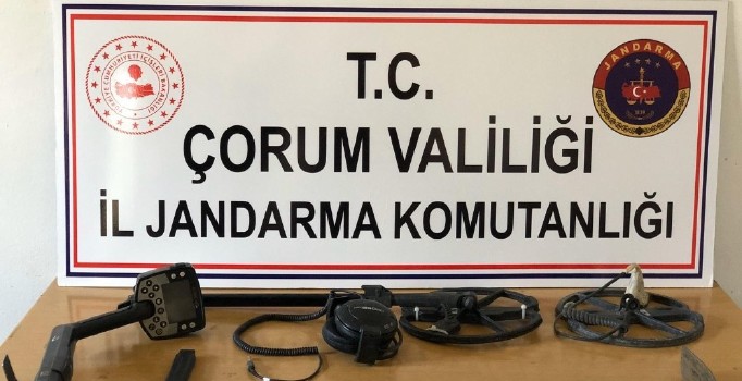 Jandarmadan kaçak kazı operasyonu: 2 gözaltı