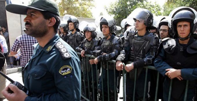 İran'dan casuslara 10'ar yıl hapis