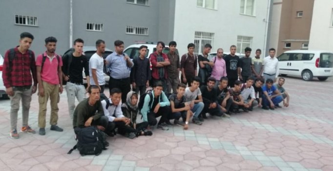 Çanakkale’de 52 kaçak göçmen yakalandı