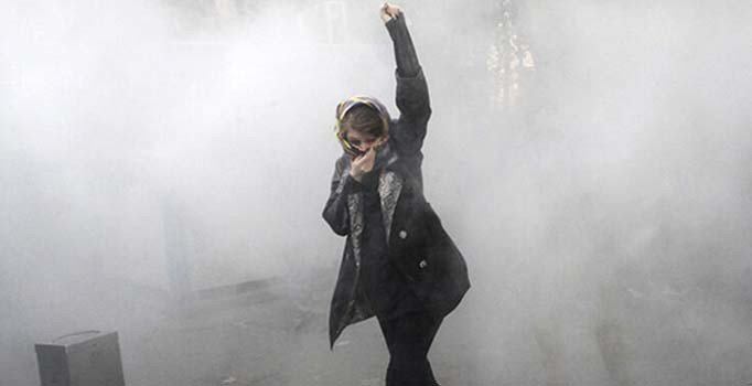 İran'da başörtüsü protestosuna 15 yıl hapis