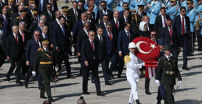 Büyük zafer 97 yaşında! Devlet erkanı Anıtkabir'de