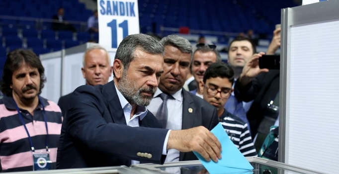 Aykut Kocaman Fenerbahçe kongresine damga vurdu