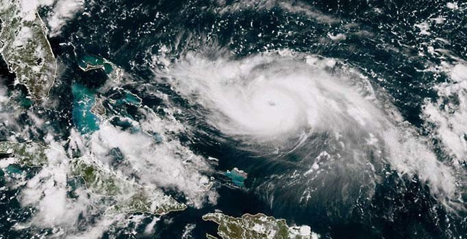 ABD'de Dorian kasırgası alarmı