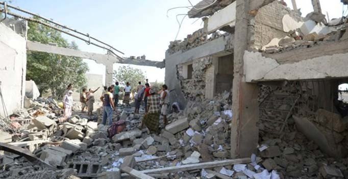 Suudi Arabistan Yemen'deki hapishaneyi vurdu: En az 50 ölü