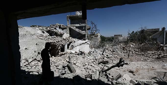 Rusya ile Esad rejimi İdlib'i vurdu, 2 sivil daha öldü