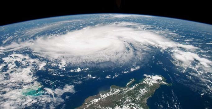 ABD’de Dorian Kasırgası yön değiştirdi