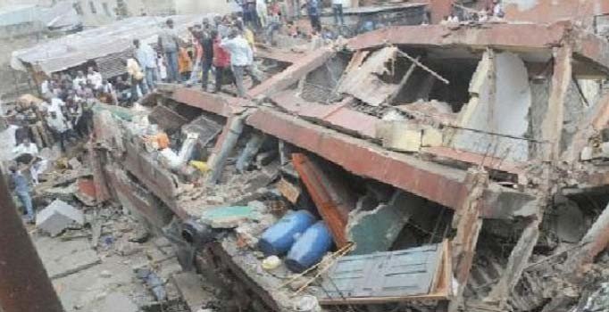 Mali'de inşaat halindeki 3 katlı bina çöktü: 12 ölü