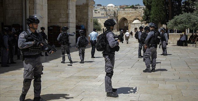 Fanatik Yahudilerden Mescid-i Aksa'ya bir baskın daha