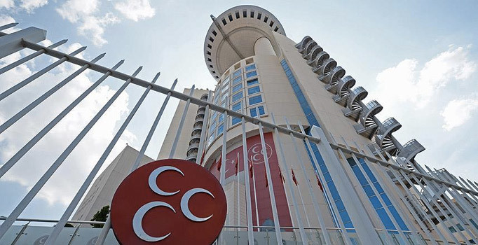 MHP'de 3 kişilik Çağrı Heyeti ihraç edildi - Son dakika haberleri