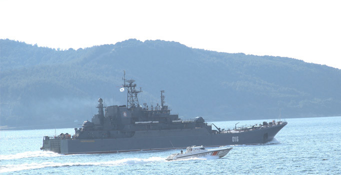 Rus savaş gemisi ‘Georgy Pobedonosets’ Çanakkale Boğazı’ndan geçti