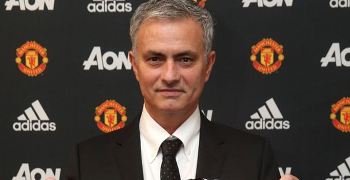 Manchester United, Jose Mourinho'yu resmen açıkladı