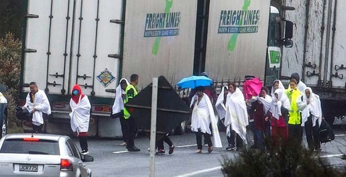 Yeni Zelanda'da turist otobüsü devrildi: 6 ölü, 6 yaralı