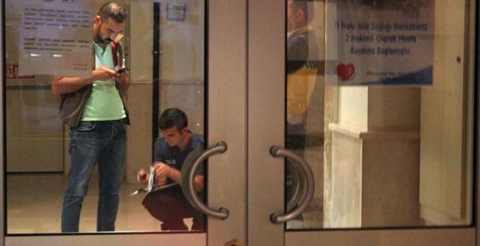 7'nci kattan düşen arkadaşlarını korkudan bırakıp kaçtılar