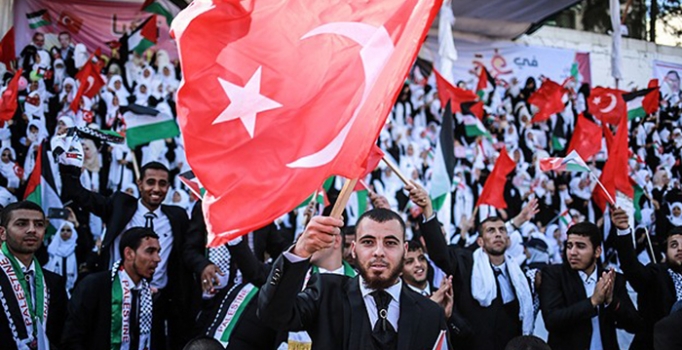 Türkiye, Gazze'de 
2 bin çifti evlendirdi