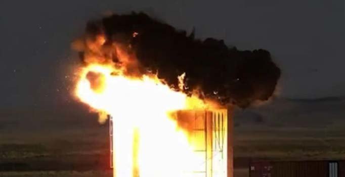 SOM-B2 füzesi atış testinde hedefi başarıyla vurdu