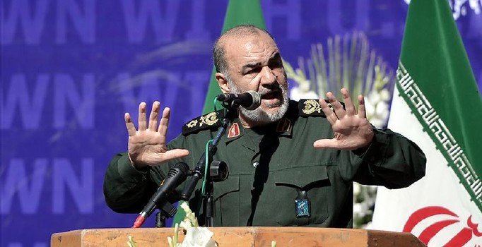 Devrim Muhafızları’ndan Avrupa’ya: Geçmişteki hataları tekrarlamayın