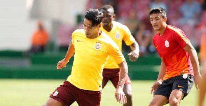 Galatasaray'da çift kale maçta Falcao'dan 2 gol