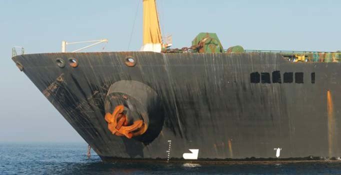 İran, yabancı gemiye el koydu