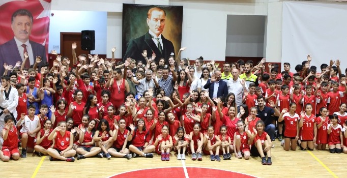 Bayraklı Belediyesi Spor Kulübü sezonu açtı