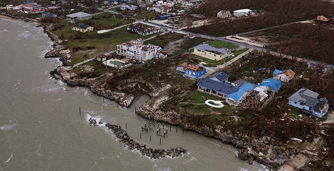 Bahamalar'da tahliye edilmeyi bekleyenlere skandal anons: ABD vizesi olmayanlar karaya dönsün