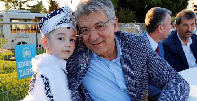 Edremit Belediyesi’nden toplu sünnet şöleni