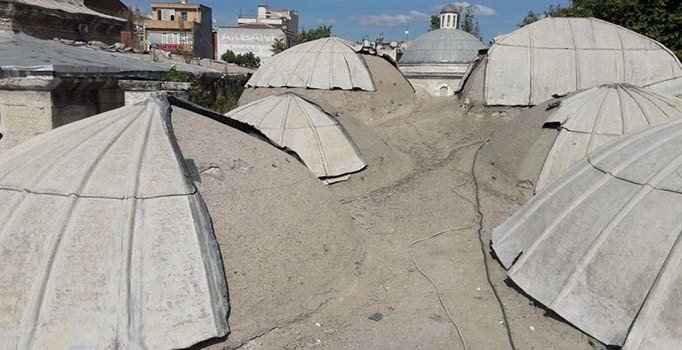 Sokullu Mehmet Paşa Külliyesi'nin kubbe kurşunları çalındı