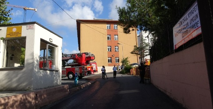 Sancaktepe’de okulda yangın paniği