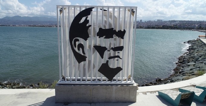 Ordu’da yenilenen Atatürk silüeti yerine konuldu