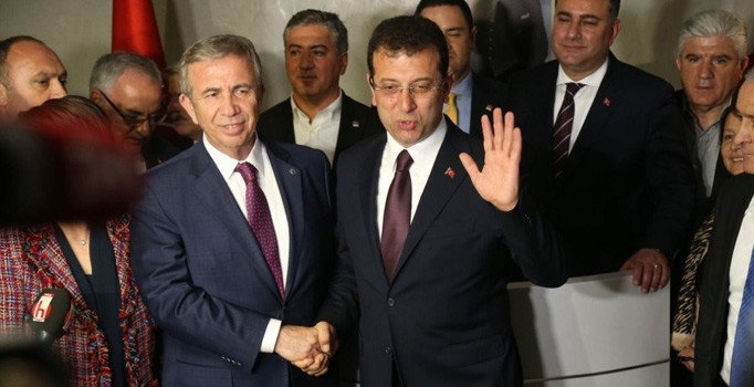 AK Parti büyükşehirlerde yeniden yapılanma için harekete geçti