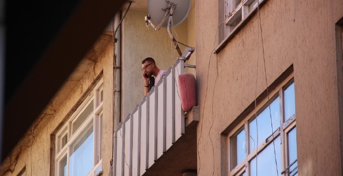 Havaya ateş açtı, polisi görünce intihar girişiminde bulundu
