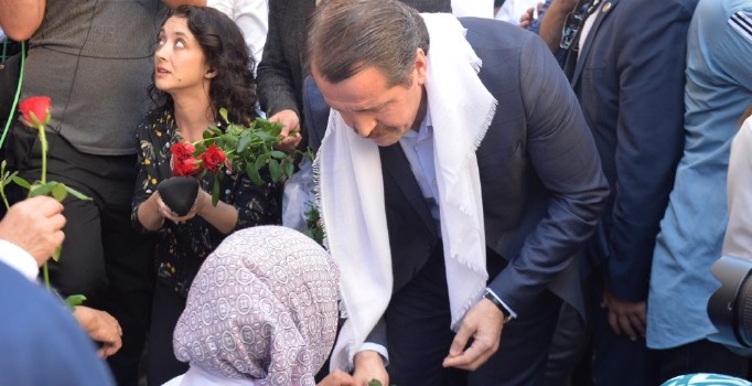 Memur-Sen Genel Başkanı Yalçın’dan Diyarbakır’da eylem yapan ailelere destek ziyareti