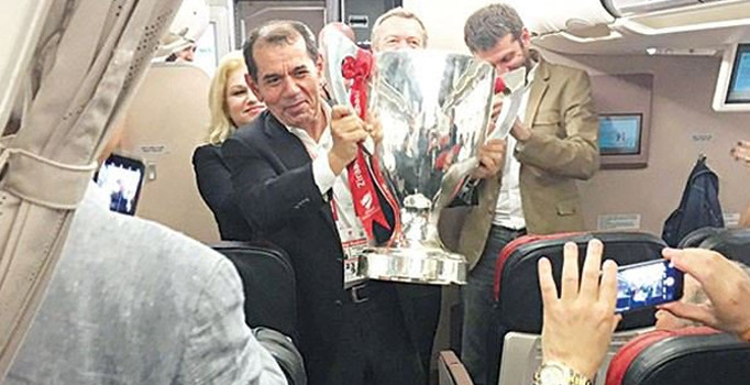 Dursun Özbek: Kupanın sandıkta ne işi var?