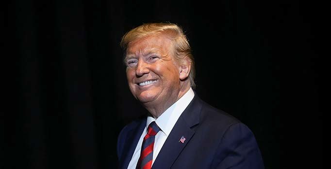 Yüksek mahkemeden Trump'ın göçmen sınırı talebine onay