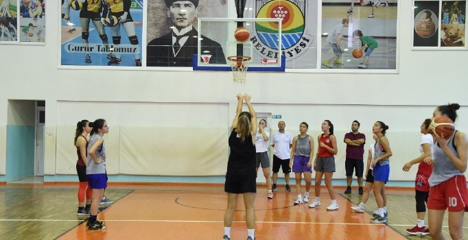 Tarsus, potanın perileri ve filenin sultanlarıyla iddialı geliyor