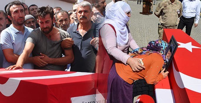 Diyarbakır şehitleri son yolculuğuna uğurlandı