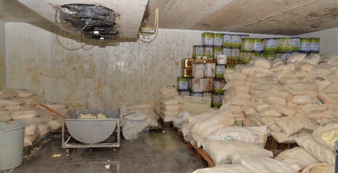 Piyasa değeri 300 bin TL olan 20 ton sağlıksız peynir ele geçirildi