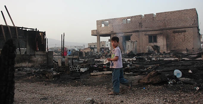 Sığınmacı kampında çıkan
 yangında 6 kişi öldü