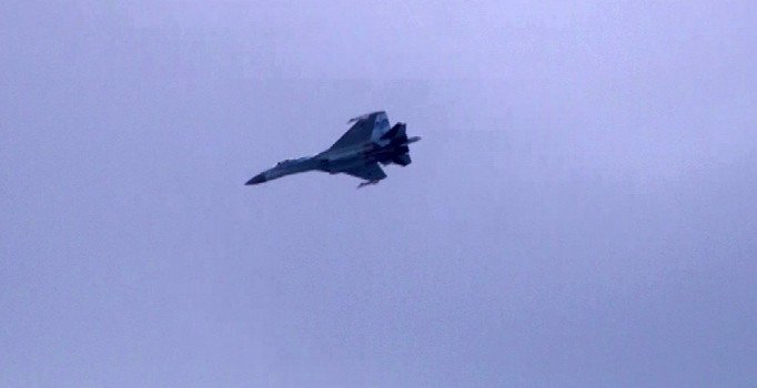 Rus yapımı Su-35 savaş uçağı İstanbul’da gösteri uçuşu yaptı